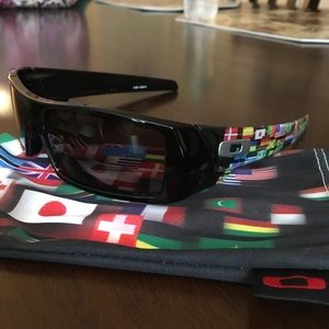 OAKLEY Men’s Sunglasses Global Gascan Black